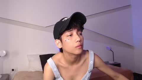 Snapshot of hot_little_bunny chatting on 02.28.25 Alana online show from 02.28.25