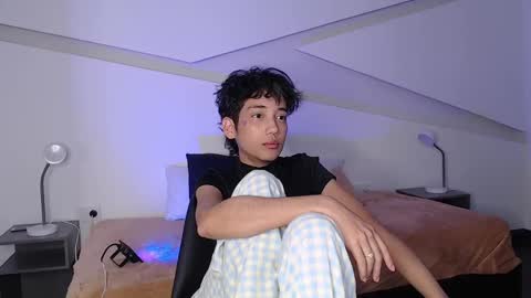 Snapshot of hot_little_bunny chatting on 03.02.25 Alana online show from 03.02.25