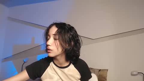 Snapshot of hot_little_bunny chatting on 11.04.25 Alana online show from 11.04.25