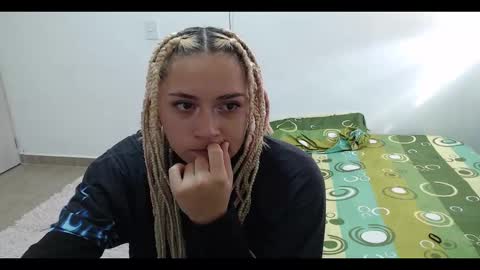 Mia online show from 01.15.25