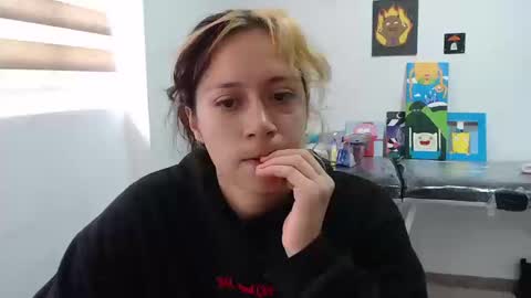 Mia online show from 09.17.25