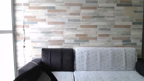 Mia online show from 10.04.25