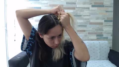 Mia online show from 10.05.25