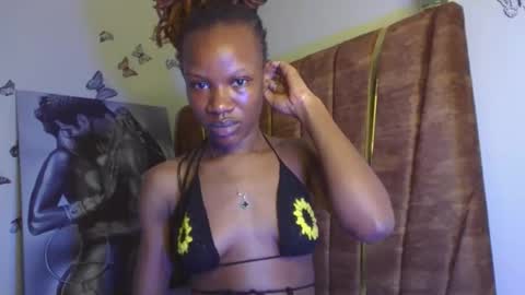 hot petite100 online show from 10.25.25