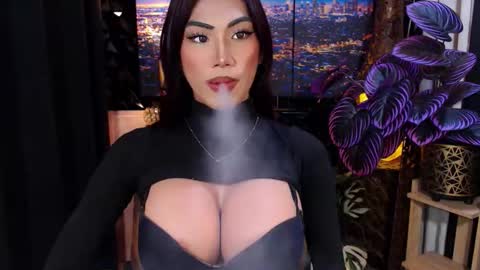 Snapshot of hot_pleasure_cock chatting on 12.05.25 Julli Anna online show from 12.05.25