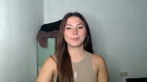 Snapshot of hot_precious_nikki chatting on 04.21.26 Nikki online show from 04.21.26