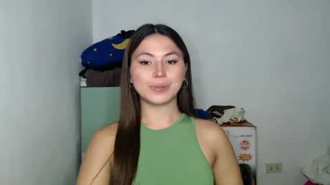 Snapshot of hot_precious_nikki chatting on 04.25.26 Nikki online show from 04.25.26