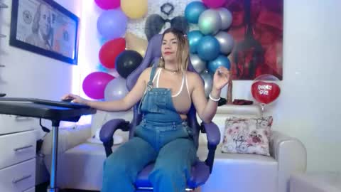 hot sexy bunny online show from 11.22.25