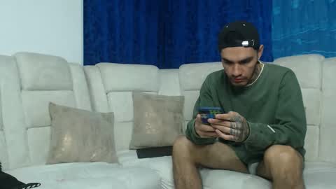 Hot Sharks   online show from 02.03.26