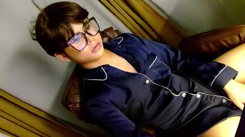 hotasian_ online show from 04.19.26