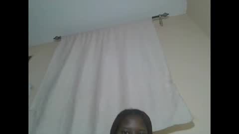 Snapshot of hotbabbee chatting on 09.16.25 love online show from 09.16.25