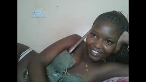 Snapshot of hotbabbee chatting on 10.04.25 love online show from 10.04.25