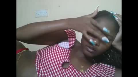 Snapshot of hotbabbee chatting on 10.14.25 love online show from 10.14.25