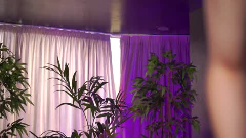 Snapshot of hotbustybabex chatting on 10.24.25 Anais online show from 10.24.25