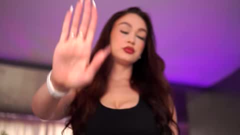 Snapshot of hotbustybabex chatting on 11.16.25 Anais online show from 11.16.25