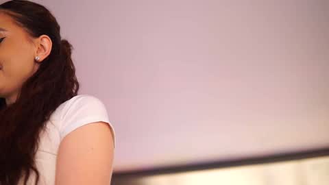 Snapshot of hotbustybabex chatting on 11.26.25 Anais online show from 11.26.25