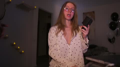 Snapshot of hotchillylovers chatting on 02.02.25 NICK AND NORA online show from 02.02.25