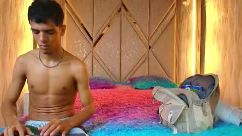 hotcouple_222 online show from 12.04.25