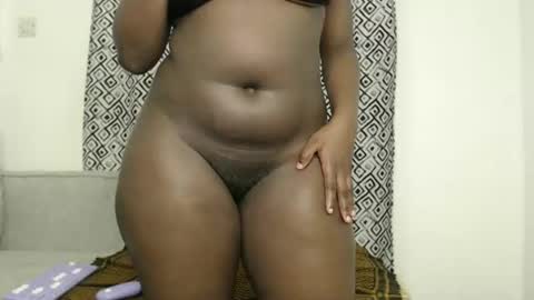 Hotcurvykeisha online show from 11.05.25