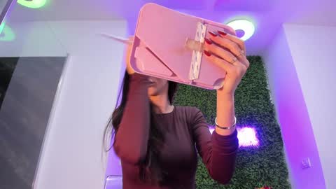 hotfallingdevil online show from 11.25.25