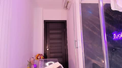 hotfallingdevil online show from 03.08.26