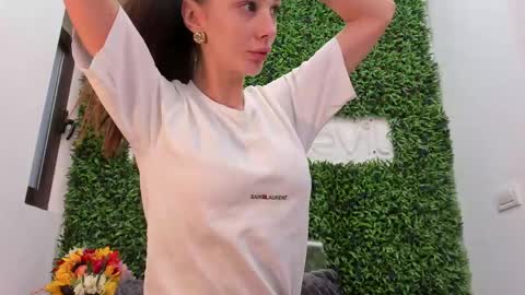 hotfallingdevil online show from 04.20.26