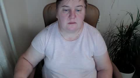 Snapshot of hotfiremommy chatting on 01.21.25 LimonkaFire online show from 01.21.25