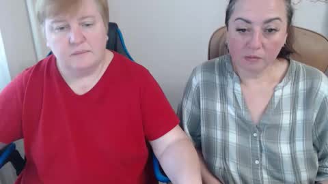 Snapshot of hotfiremommy chatting on 10.28.25 LimonkaFire online show from 10.28.25