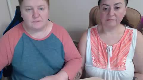 Snapshot of hotfiremommy chatting on 11.28.25 LimonkaFire online show from 11.28.25