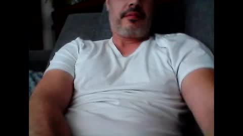 Snapshot of hotgizz chatting on 12.03.25 Canadian Cummer online show from 12.03.25