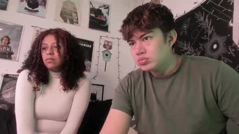 Snapshot of hothoneychile chatting on 11.11.25 Sam and Nico online show from 11.11.25