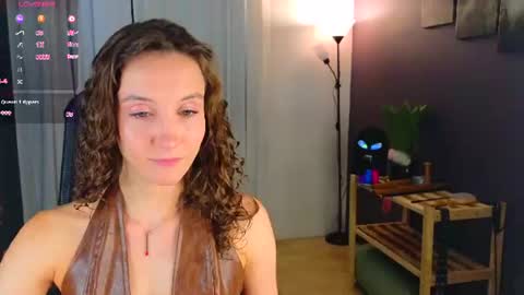 Snapshot of hotlaracroft chatting on 06.16.26 Allison online show from 06.16.26