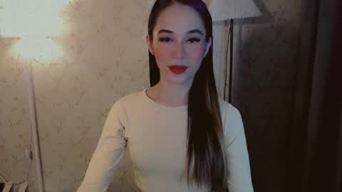 Snapshot of hotlegsxandra chatting on 10.16.25 XANDRA online show from 10.16.25