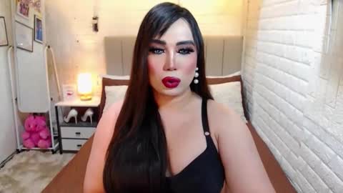 Snapshot of hotlexus69 chatting on 09.30.25 LEXUS online show from 09.30.25