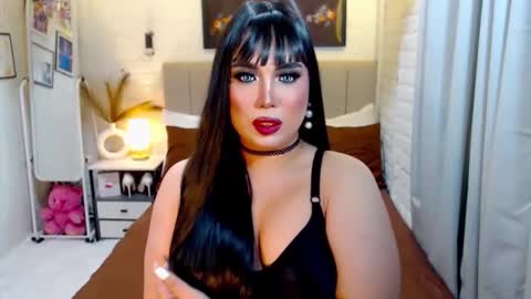 Snapshot of hotlexus69 chatting on 10.27.25 LEXUS online show from 10.27.25