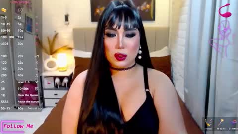 Snapshot of hotlexus69 chatting on 11.25.25 LEXUS online show from 11.25.25