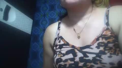 Snapshot of hotmatureladyxxx chatting on 11.11.25 hotmatureladyxxx online show from 11.11.25