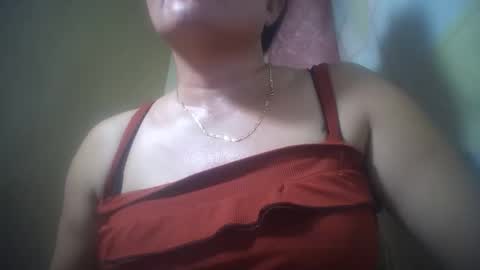 Snapshot of hotmatureladyxxx chatting on 11.28.25 hotmatureladyxxx online show from 11.28.25