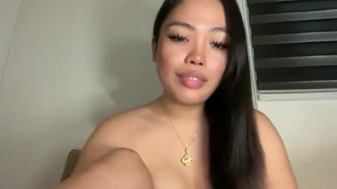 Snapshot of hotmermaidts chatting on 09.19.25 Eva online show from 09.19.25