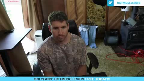 Snapshot of hotmuscles6t9 chatting on 05.01.26 hotmuscles6t9 online show from 05.01.26