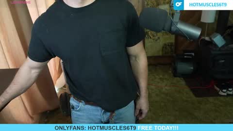 Snapshot of hotmuscles6t9 chatting on 05.16.26 hotmuscles6t9 online show from 05.16.26