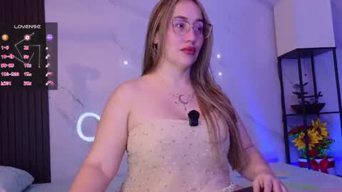 Snapshot of hotpawgmilf chatting on 06.14.26 Sussy Bloom online show from 06.14.26