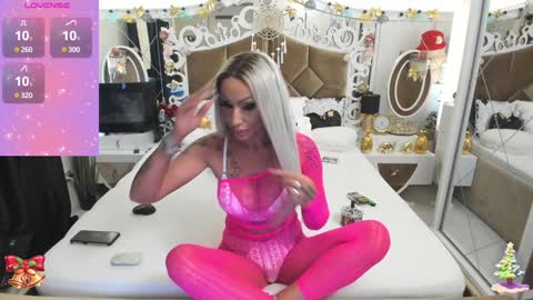 Snapshot of hotred69xxx chatting on 12.13.24 Delya- online show from 12.13.24