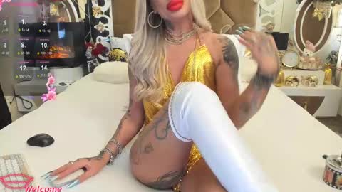 Snapshot of hotred69xxx chatting on 02.14.25 Delya- online show from 02.14.25