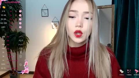 Snapshot of hottease_pvt chatting on 12.05.24 hello Im Eva online show from 12.05.24