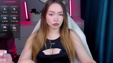 Snapshot of hottease_pvt chatting on 10.03.25 hello Im Eva online show from 10.03.25