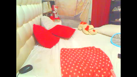 Snapshot of hottesa2019 chatting on 09.20.25 THEONE online show from 09.20.25