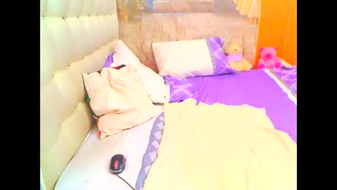 Snapshot of hottesa2019 chatting on 03.11.26 THEONE online show from 03.11.26