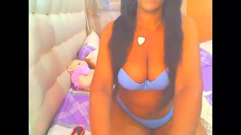 Snapshot of hottesa2019 chatting on 04.01.26 THEONE online show from 04.01.26