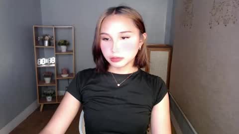 Snapshot of hottest_girl_vivianexx chatting on 03.08.25 online show from 03.08.25